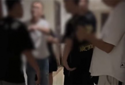 打光屁屁的视频,趣味搞笑瞬间回顾