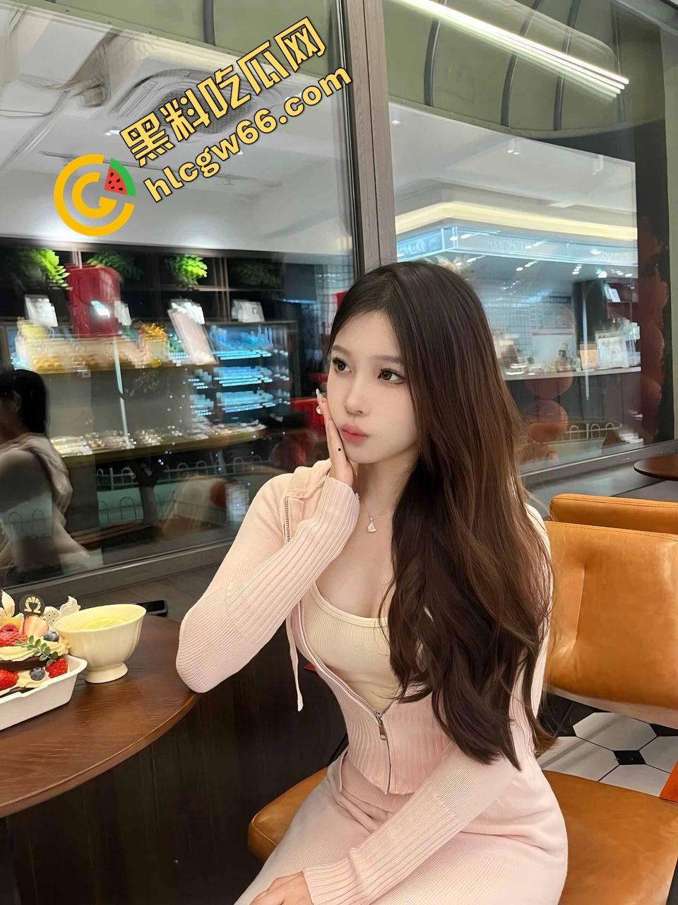 珠海大神【ToroS】学妹收割机，当街母狗调教，跪舔肉棒爽喷骚水，骚穴灌满精液流出！-3