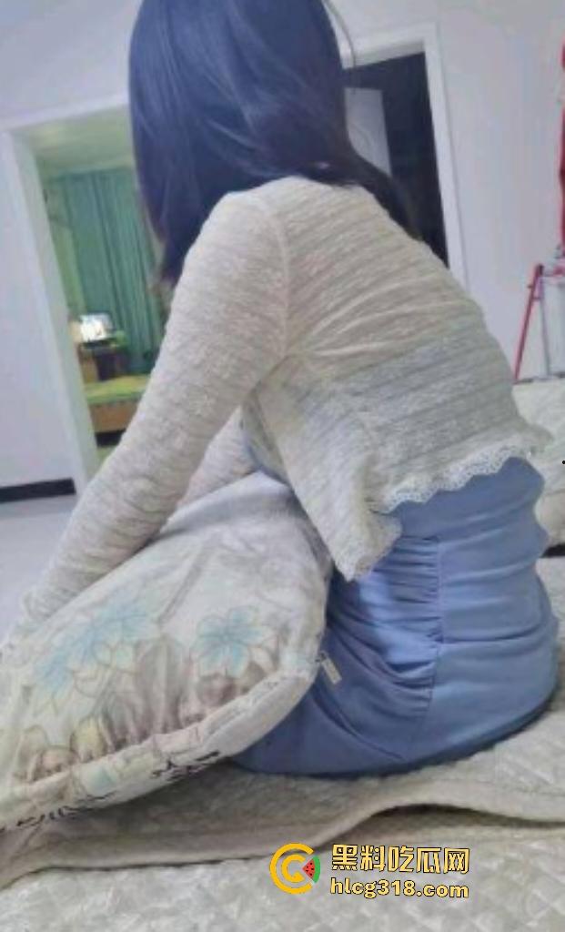 哥哥酒驾入狱嫂子还不肯离婚!看嫂子寂寞老弟直接帮忙“安慰”嫂子,好歹也是穿过同一条裤子的!-2